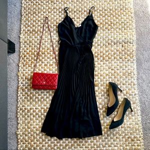 Aritzia Wilfred Beaune Dress black wrap pleated midi dress size xs